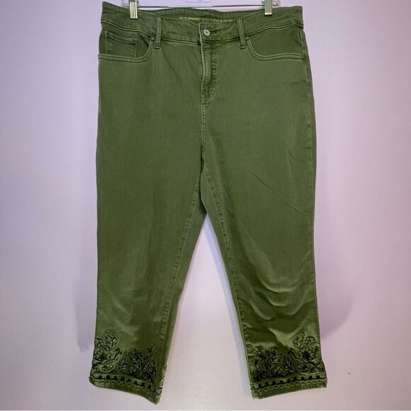 Chico's Pants - Chico's So Slimming Girlfriend Slim Leg Crop Chino Green Embroidered Size 12